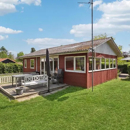 Stunning In With 4 Bedrooms And Wifi *