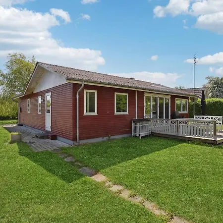 Stunning In With 4 Bedrooms And Wifi Prázdninový dům *